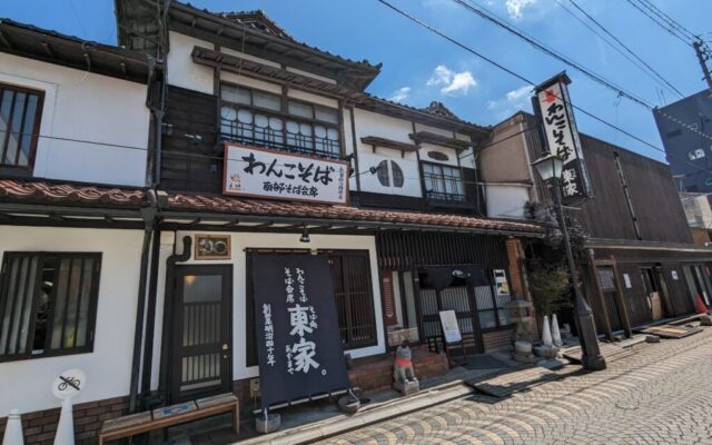 一口蕎麥麵老店「東家 本店」的木造店面